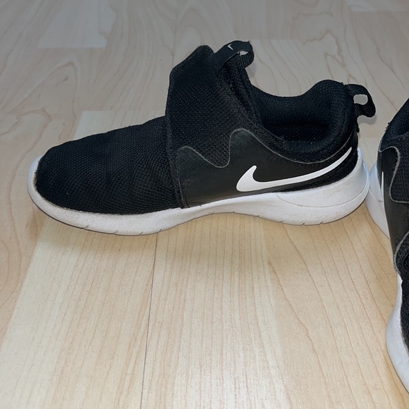 Nike Kids Boys Velcro Runners Sz 10 - Picture 3 of 7